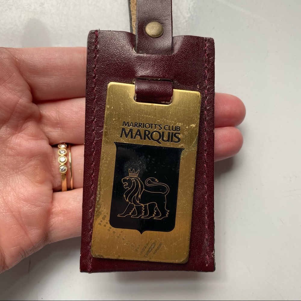 Vintage leather Marriott Club Marquis luggage tag - Picture 4 of 8